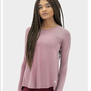 Balance athletica wander top
